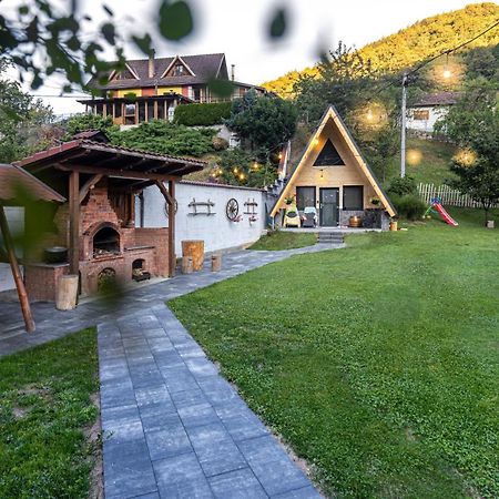 Pensiunea Casa Iulia A-Frame Martinie Ngoại thất bức ảnh