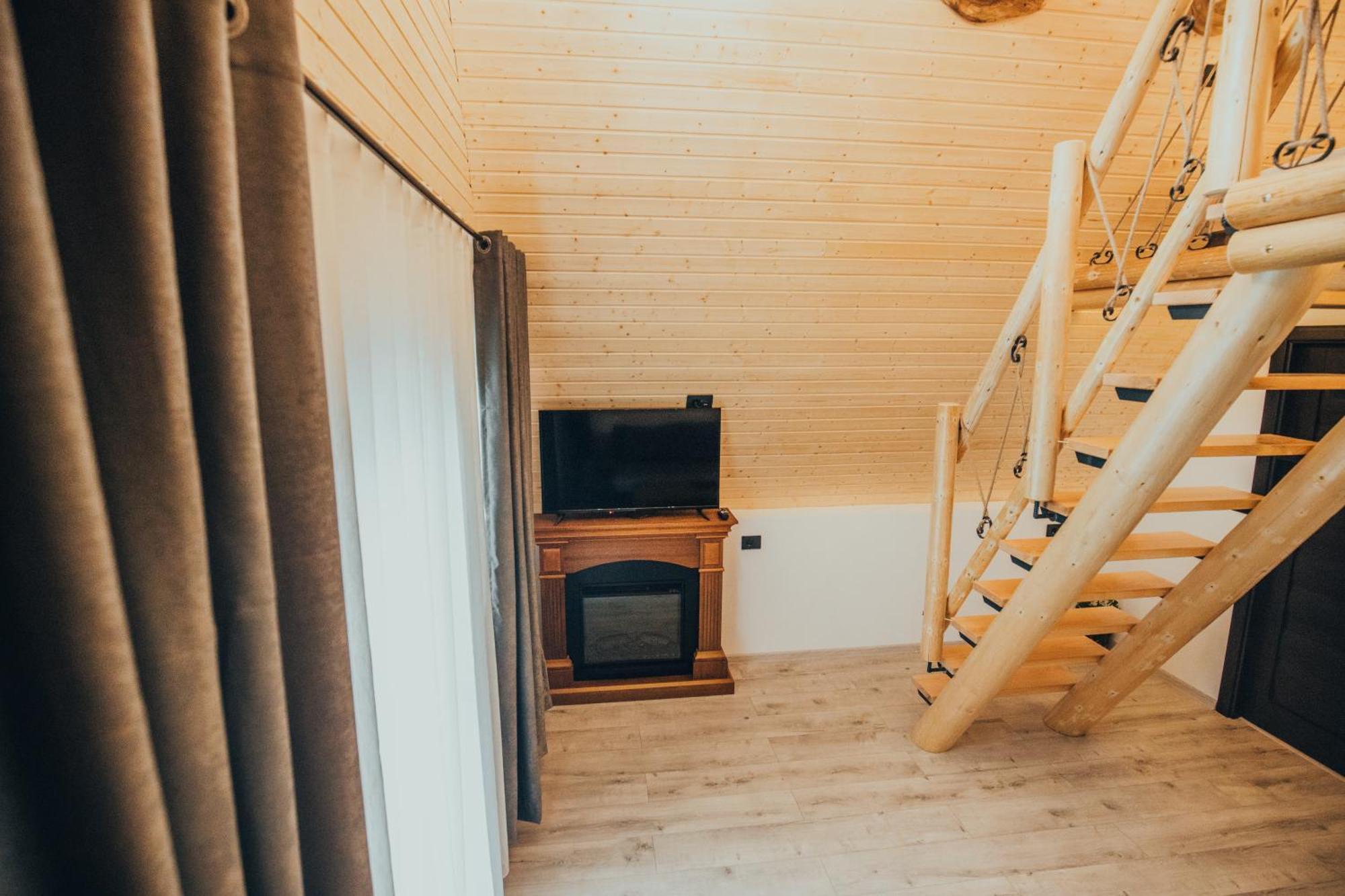 Pensiunea Casa Iulia A-Frame Martinie Ngoại thất bức ảnh