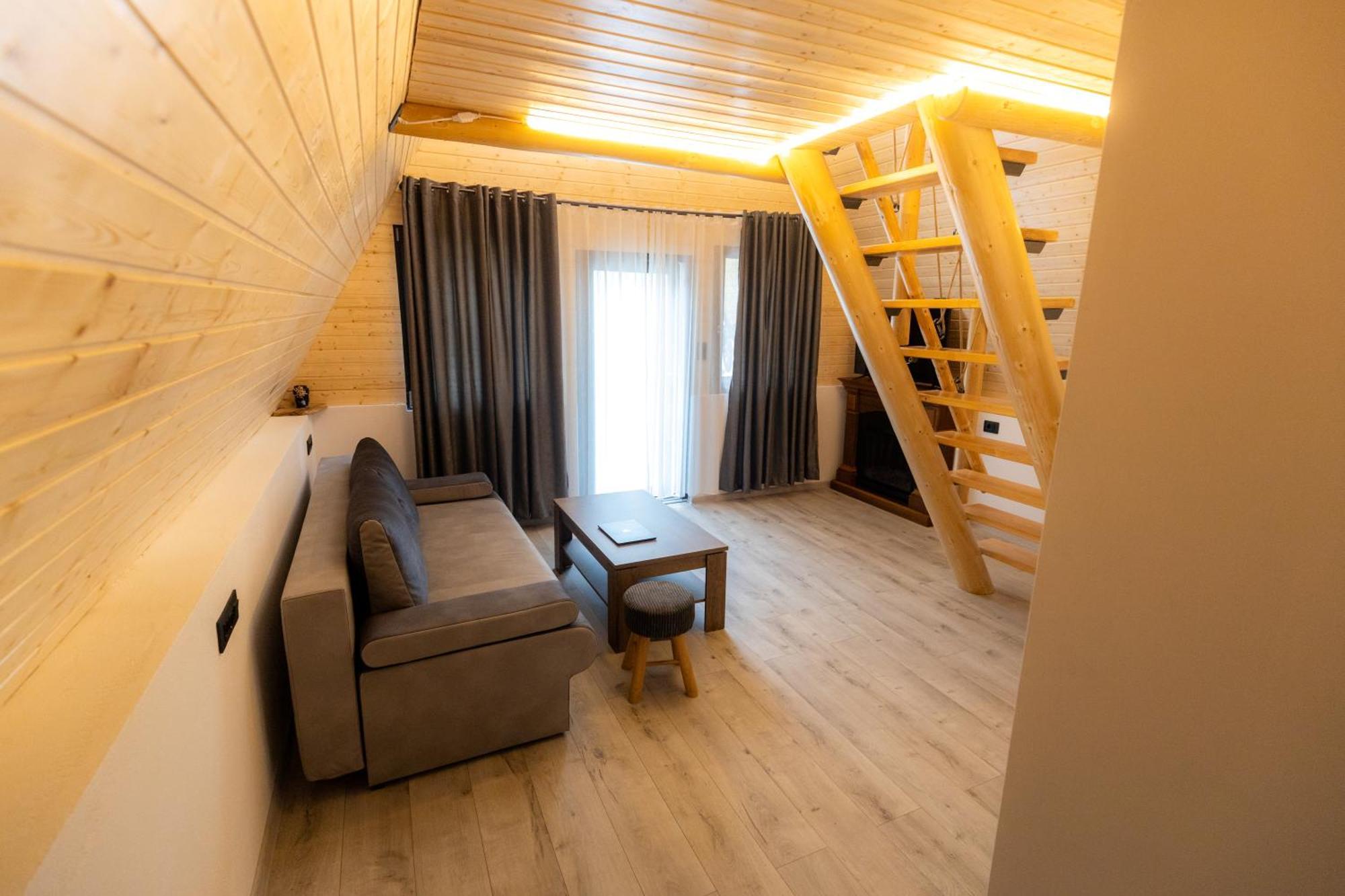 Pensiunea Casa Iulia A-Frame Martinie Ngoại thất bức ảnh